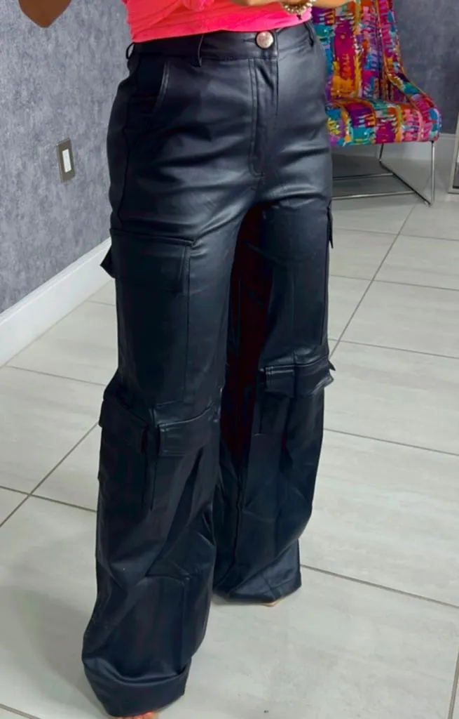 4535 High rise shiny cargo pants