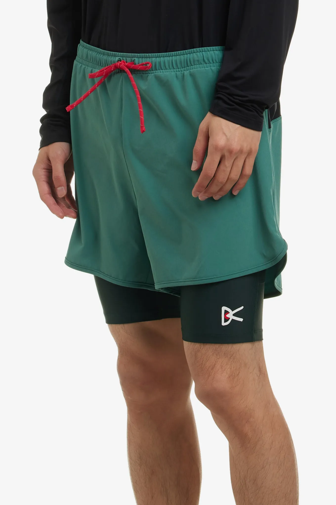 LAYERED POCKETED TRAIL SHORTS