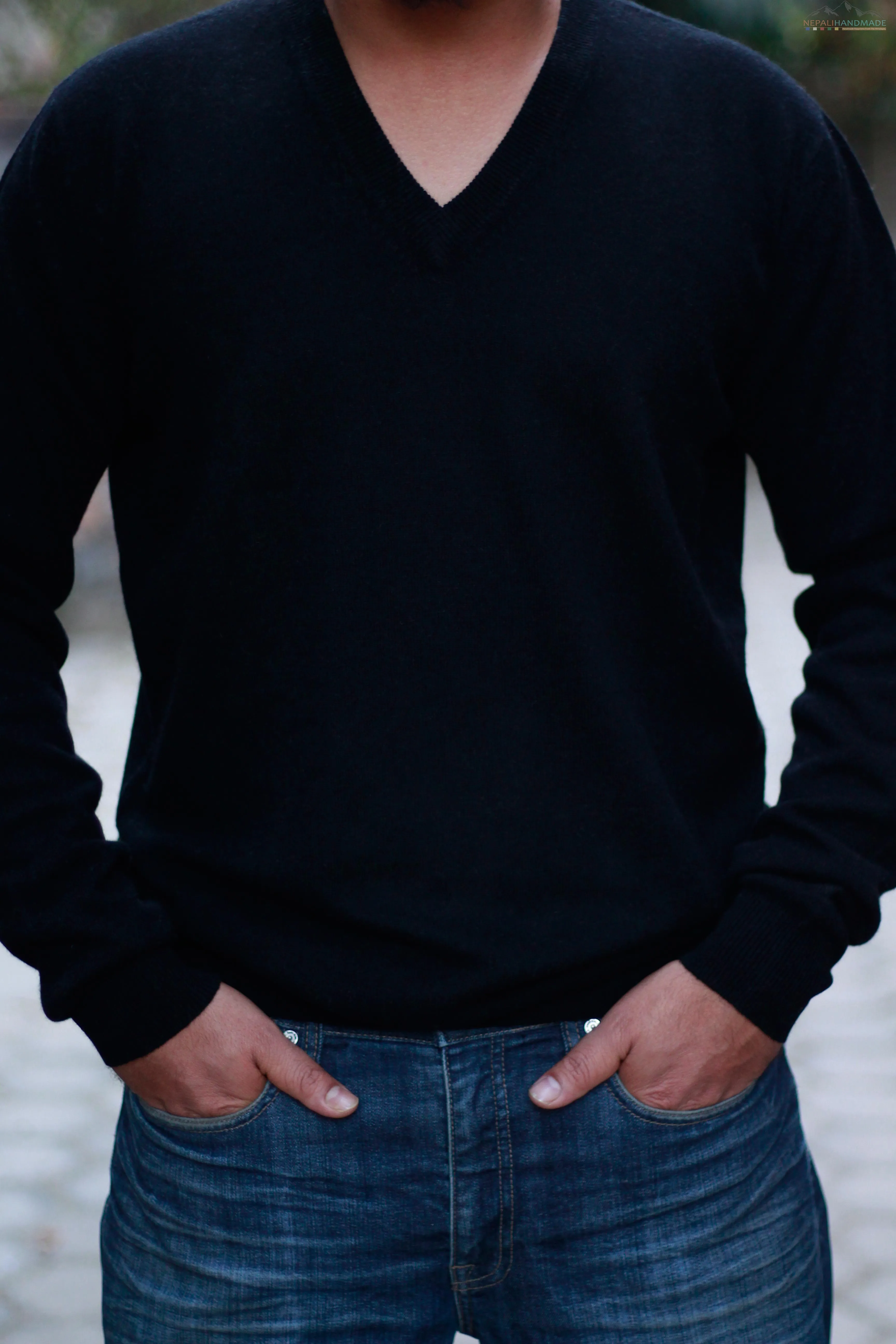 Men's Black Cashmere Sweater V-Neck Pullover