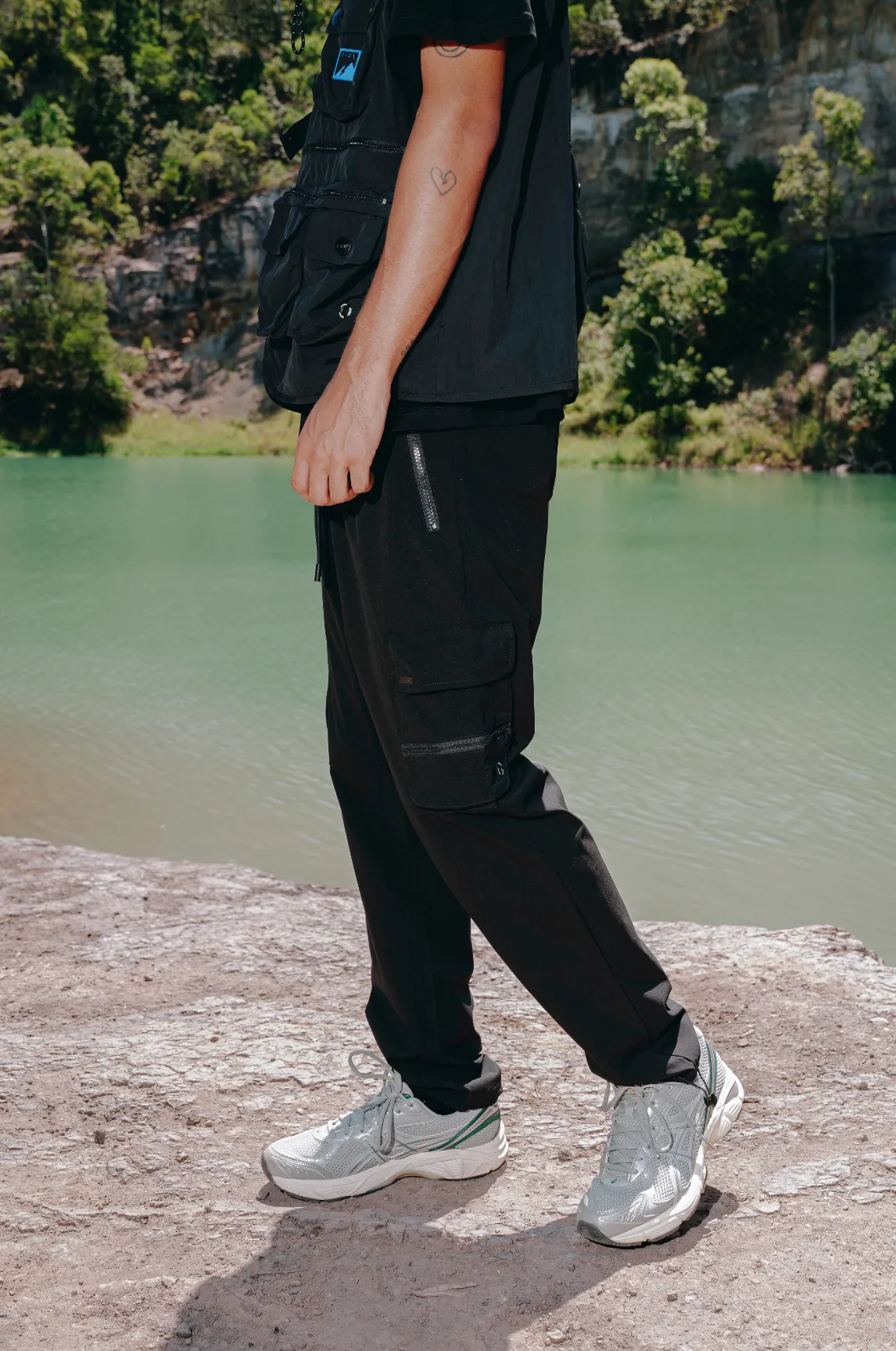 PYRA Nero Cargo Pants Black